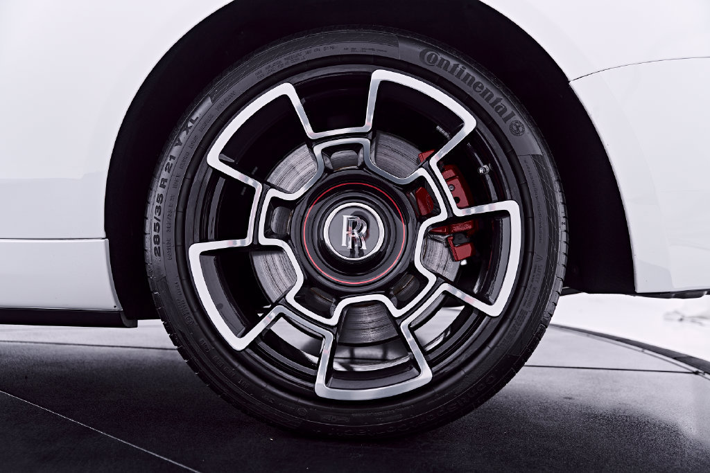 Used 2020 Rolls-Royce Dawn RWD image 39