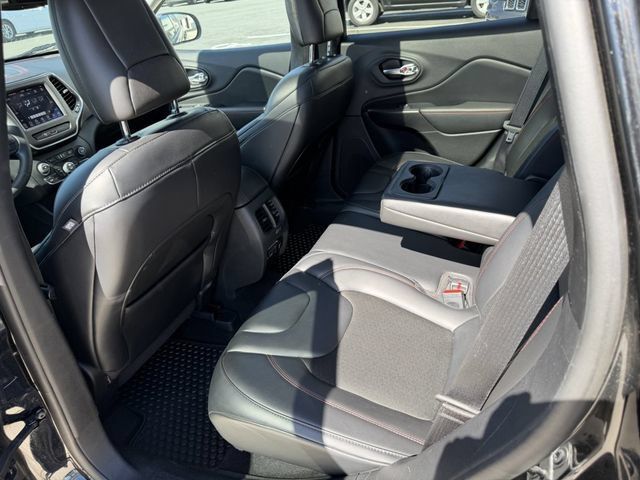 Used 2020 Jeep Cherokee Trailhawk w/ Comfort/Convenience Group AWD/4WD image 12