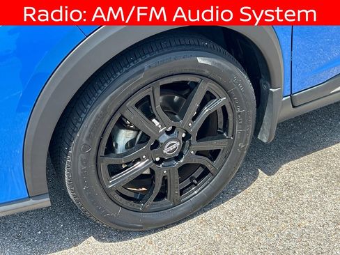 Used 2024 Nissan Kicks SR w/ SR Premium Package FWD image 11