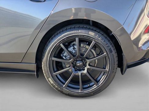 Used 2020 MAZDA MAZDA3 Hatchback w/ Preferred Package image 22