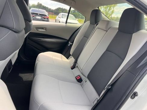 Used 2021 Toyota Corolla LE w/ LE Convenience Package FWD image 19