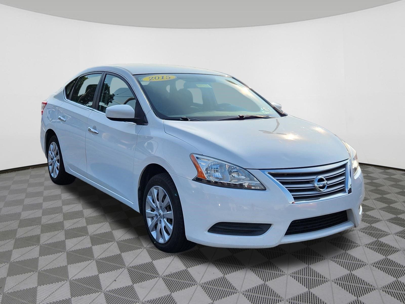 Used 2015 Nissan Sentra SV FWD image 1