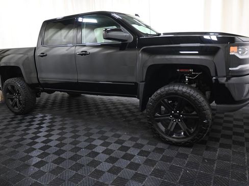 Used 2018 Chevrolet Silverado 1500 LTZ Z71 w/ Midnight Edition image 19