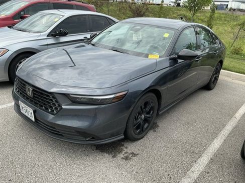 Used 2025 Honda Accord SE image 12
