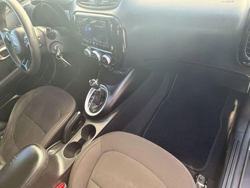 Used 2016 Kia Soul FWD image 32