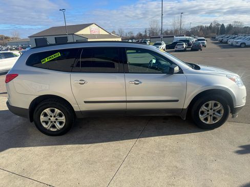 Used 2012 Chevrolet Traverse LS image 4