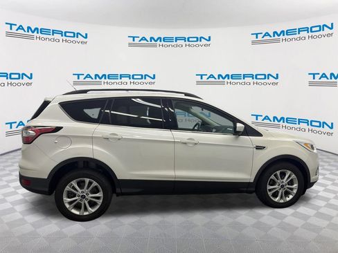 Used 2017 Ford Escape SE w/ Equipment Group 201A FWD image 6