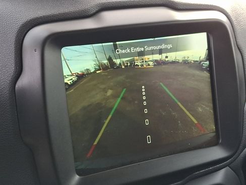 Used 2023 Jeep Renegade Latitude image 19