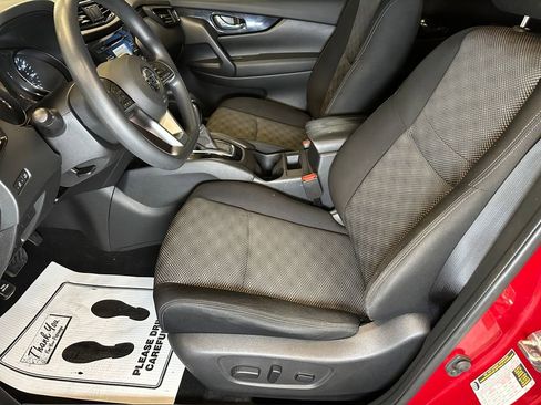 Used 2018 Nissan Rogue Sport SV AWD/4WD image 19