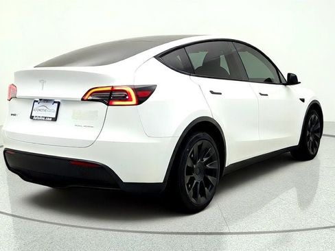 Used 2023 Tesla Model Y Long Range AWD/4WD image 5