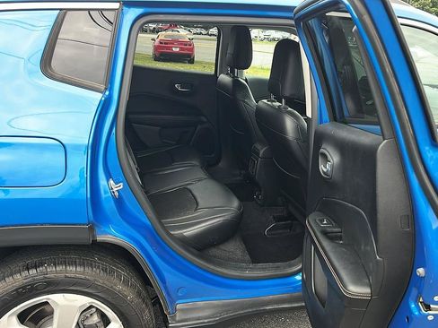 Used 2018 Jeep Compass Latitude w/ Popular Equipment Group AWD/4WD image 29