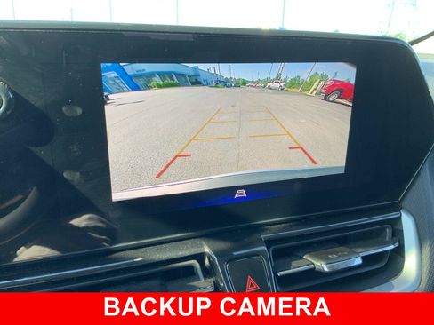 Used 2025 Chevrolet TrailBlazer LT AWD/4WD image 7