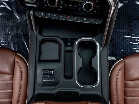 Used 2024 GMC Sierra 2500 Denali Ultimate image 28