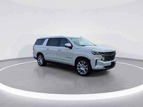Used 2021 Chevrolet Suburban High Country AWD/4WD image 2