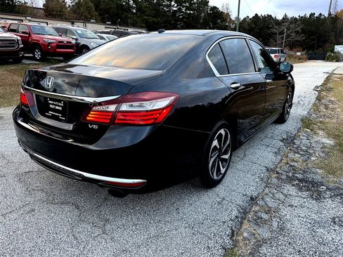 Used 2017 Honda Accord EX-L image 8
