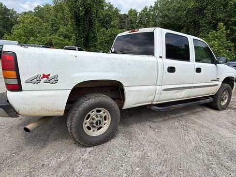 Used 2005 GMC Sierra 2500 SLT w/ Heavy-Duty Power Package AWD/4WD image 8