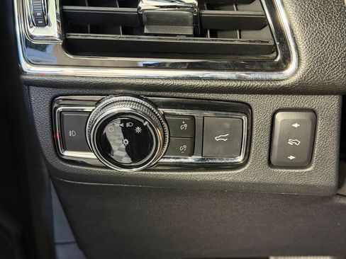 Used 2019 Lincoln Navigator Reserve w/ Cargo Package image 17