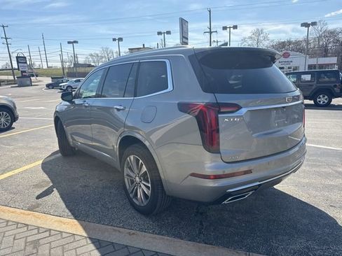 Used 2025 Cadillac XT6 Premium Luxury image 11