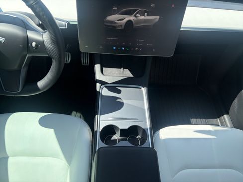 Used 2022 Tesla Model Y Performance AWD/4WD image 23