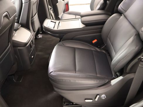 New 2026 Lincoln Navigator Reserve w/ Jet Appearance Package AWD/4WD image 12