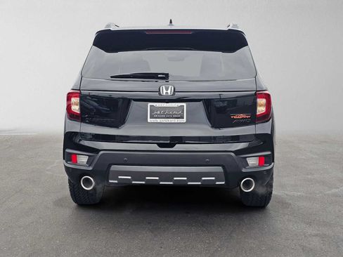 Used 2025 Honda Passport TrailSport image 4