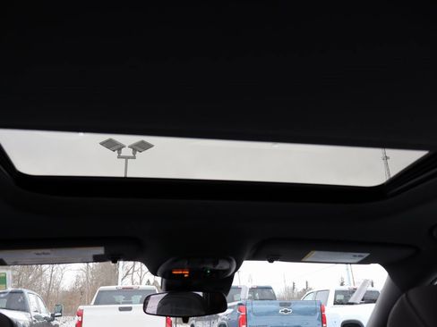 New 2026 Chevrolet Trax RS w/ Sunroof Package image 20