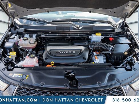 Used 2023 Chrysler Pacifica Touring-L image 41