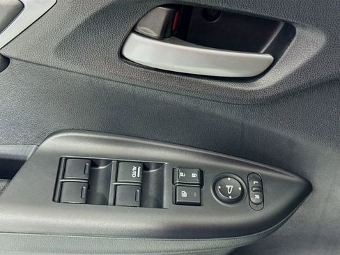 Used 2015 Honda Fit EX image 22