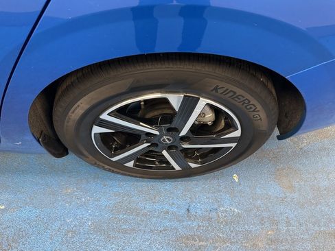 Used 2025 Nissan Sentra SV image 16