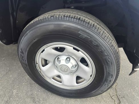 Used 2022 Toyota Tacoma SR image 9