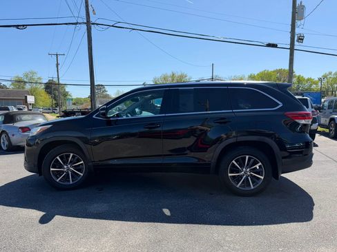 Used 2017 Toyota Highlander XLE image 6