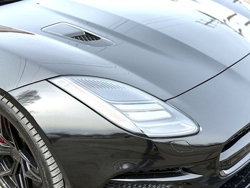 Used 2018 Jaguar F-TYPE R image 13