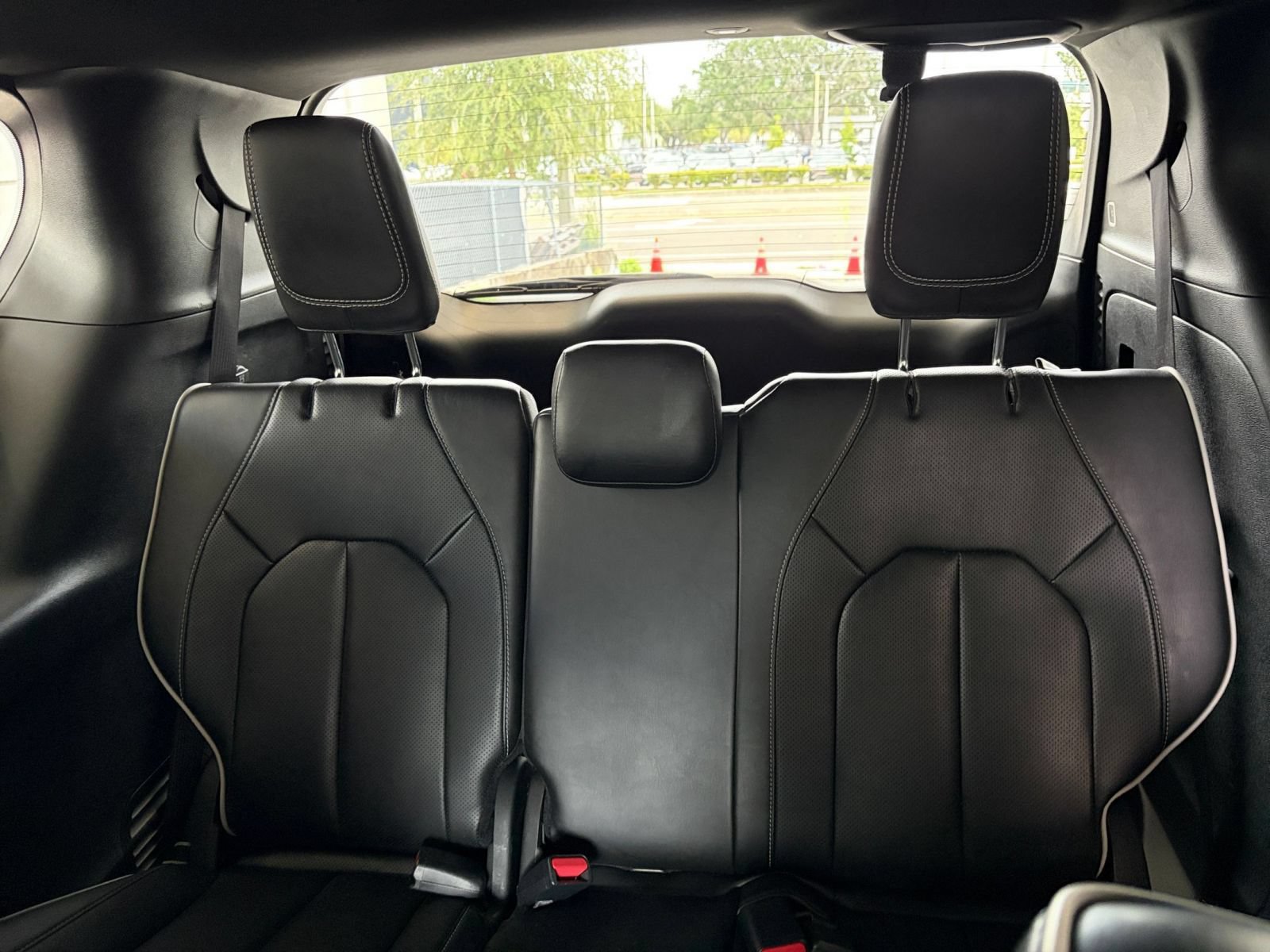 Used 2025 Chrysler Pacifica Limited FWD image 31