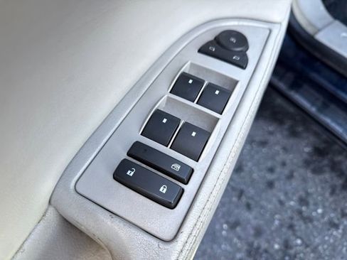 Used 2006 Buick Lucerne CX image 16