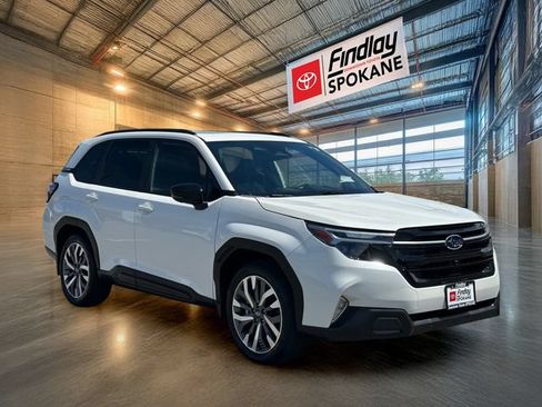 Used 2025 Subaru Forester Touring AWD/4WD image 2