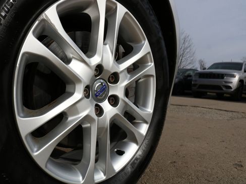 Used 2015 Volvo XC60 T5 Platinum image 5