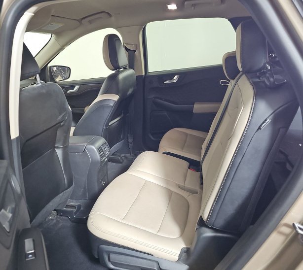 Used 2020 Ford Escape Titanium FWD image 7
