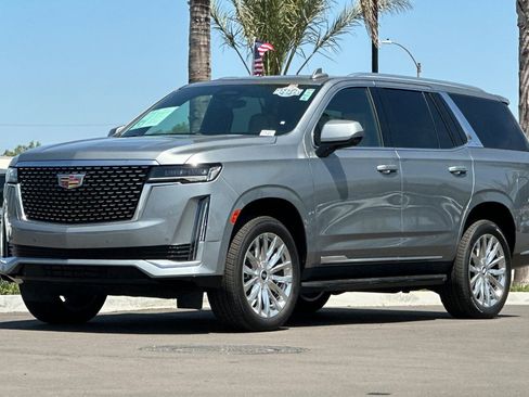 Used 2024 Cadillac Escalade Premium Luxury RWD image 8
