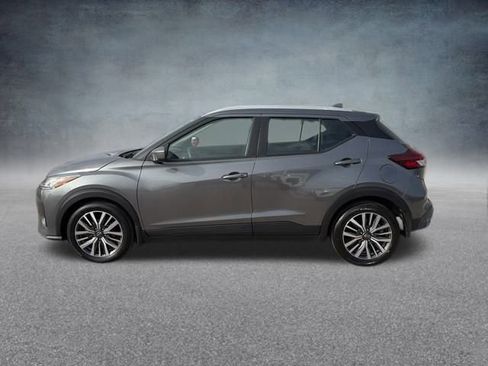 Used 2023 Nissan Kicks SV image 7