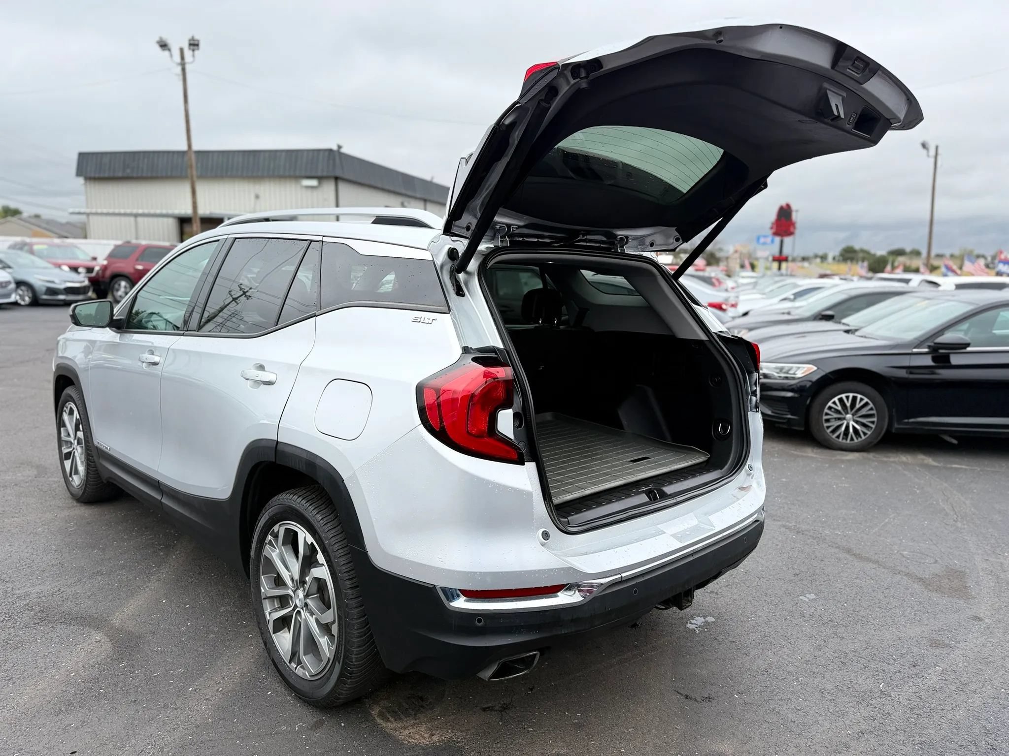 Used 2018 GMC Terrain SLT w/ Preferred Package FWD image 36