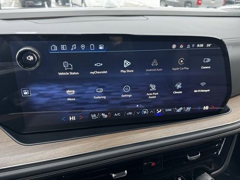 Used 2025 Chevrolet Tahoe High Country image 3