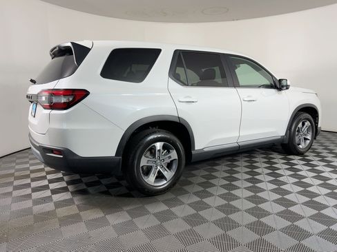 New 2025 Honda Pilot EX-L image 9