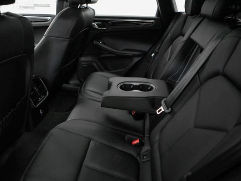 New 2026 Porsche Macan AWD/4WD image 36