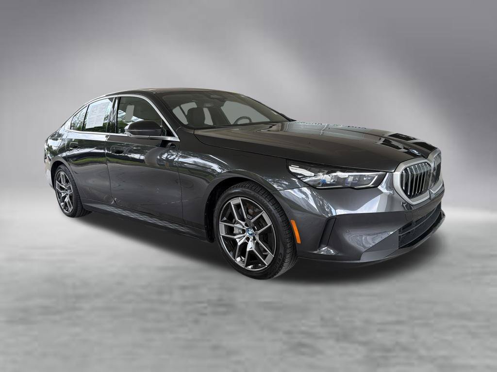 Used 2024 BMW i5 eDrive40i w/ Premium Package RWD image 2