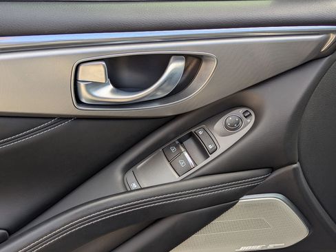 Used 2021 INFINITI Q60 3.0t Luxe image 12