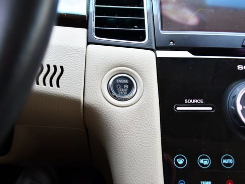 Used 2019 Ford Taurus Limited FWD image 16