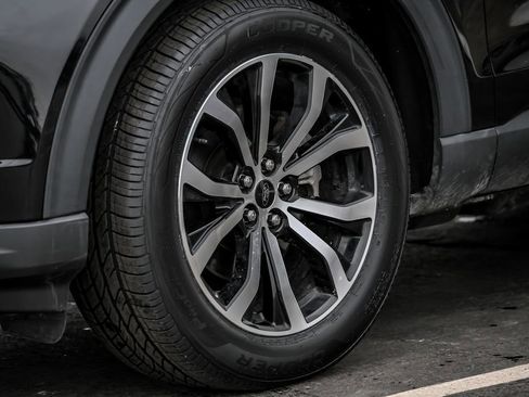 Used 2022 Ford Explorer ST-Line w/ Class IV Trailer Tow Package image 4