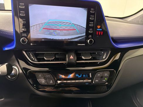 Used 2020 Toyota C-HR XLE image 18