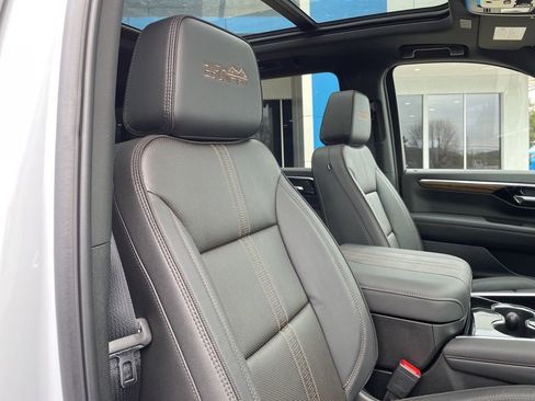 New 2026 Chevrolet Suburban High Country AWD/4WD image 28