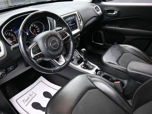 Used 2018 Jeep Compass Latitude w/ Popular Equipment Group AWD/4WD image 19